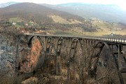 Most nad řekou Tara - Černá Hora